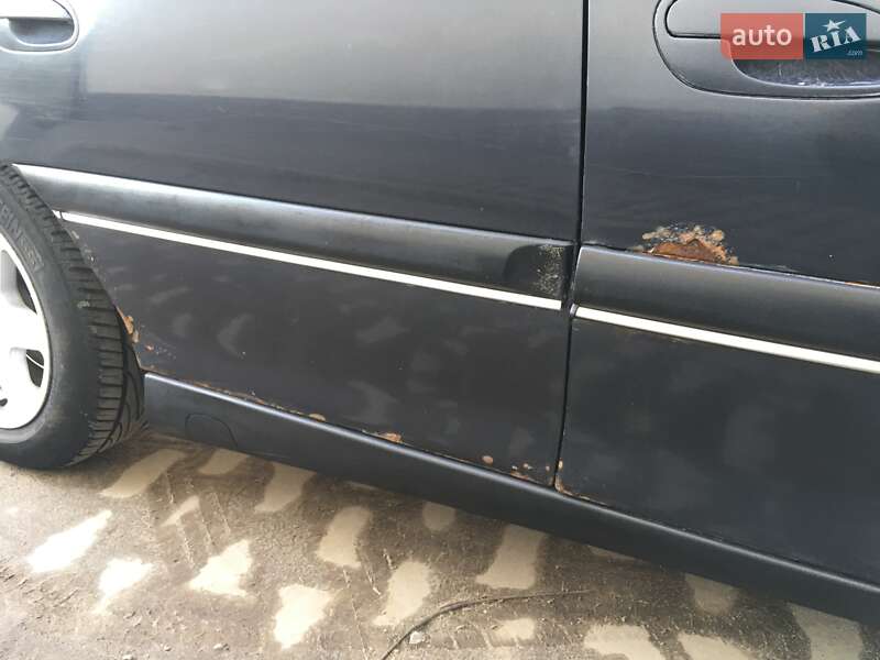 Седан Opel Omega 1998 в Львове