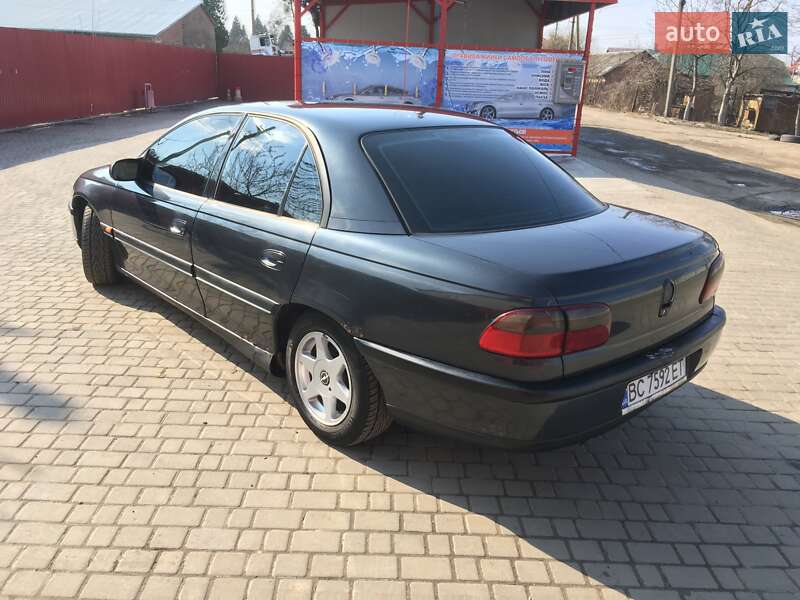 Седан Opel Omega 1998 в Львове