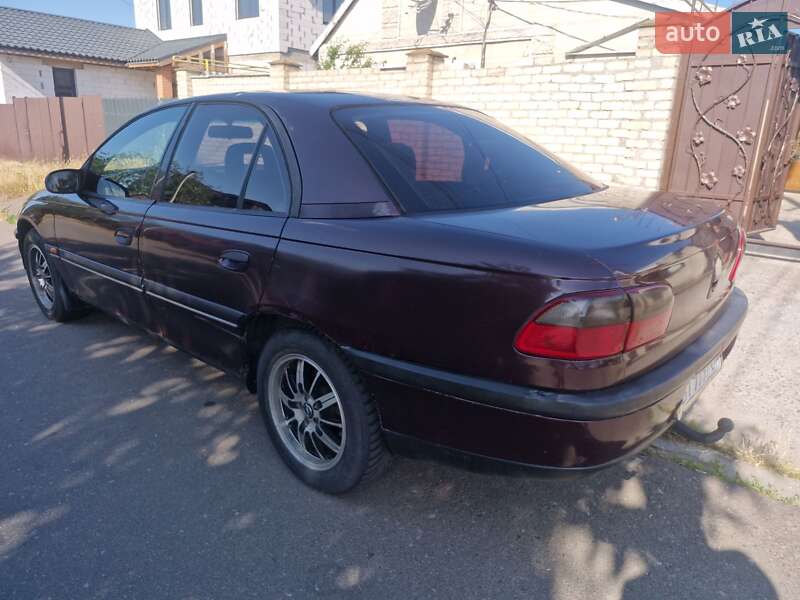 Седан Opel Omega 1995 в Одессе