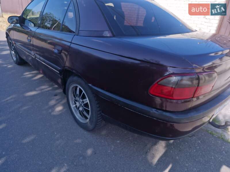 Седан Opel Omega 1995 в Одессе