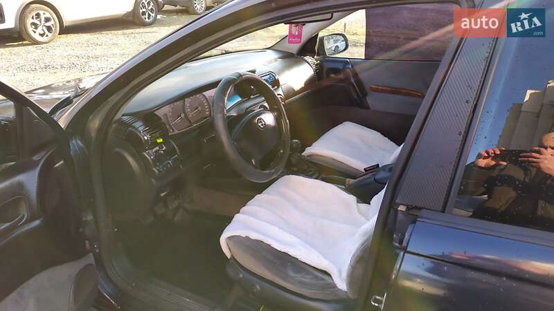 Седан Opel Omega 1995 в Луцке