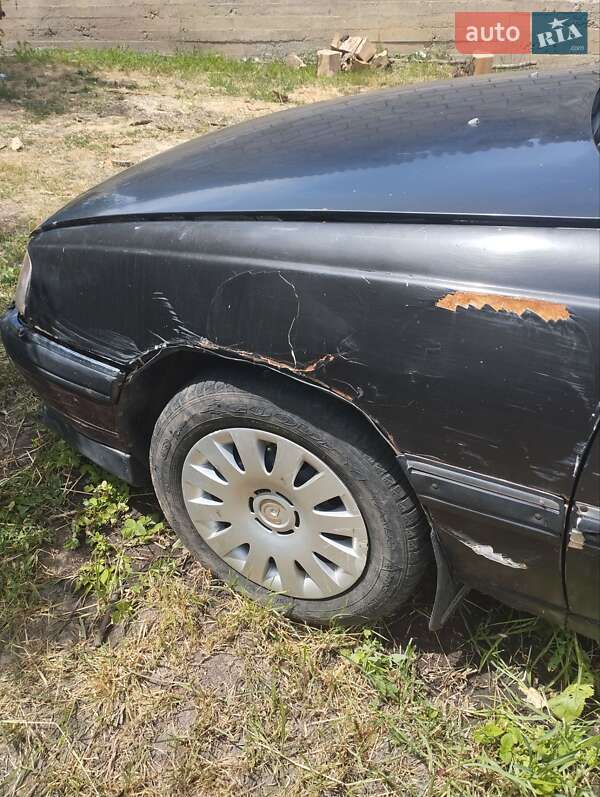 Седан Opel Omega 1991 в Кицмани
