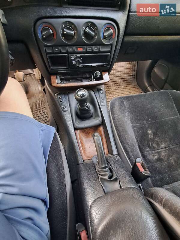 Седан Opel Omega 1997 в Харкові