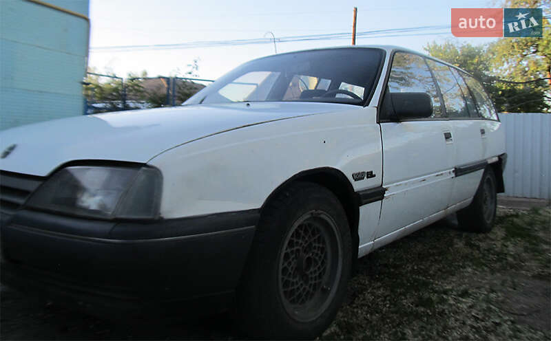 Универсал Opel Omega 1988 в Оржице