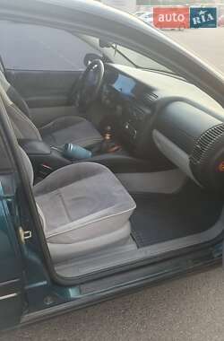 Седан Opel Omega 1995 в 