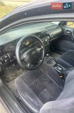 Седан Opel Omega 1998 в 