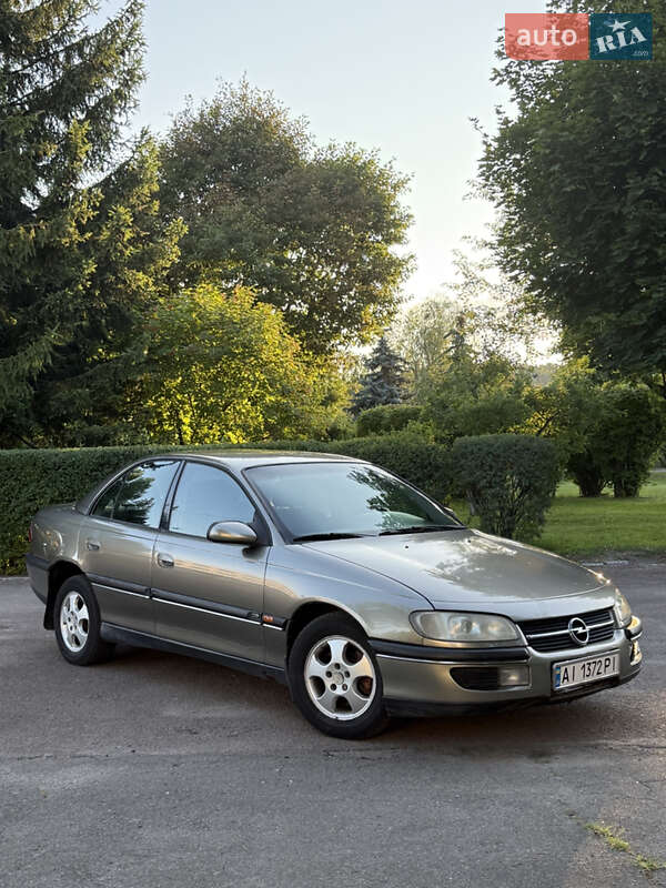 Седан Opel Omega 1999 в Обухове