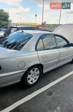 Седан Opel Omega 2000 в 