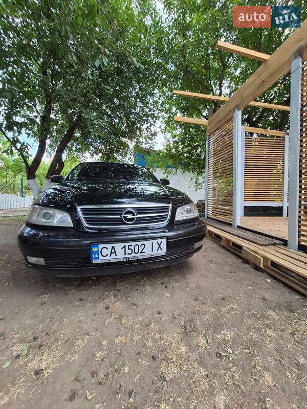 Седан Opel Omega 2002 в Смеле