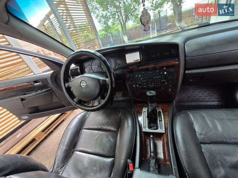 Седан Opel Omega 2002 в Смеле