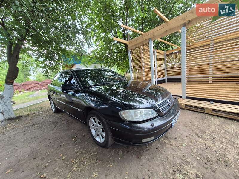 Седан Opel Omega 2002 в Смеле