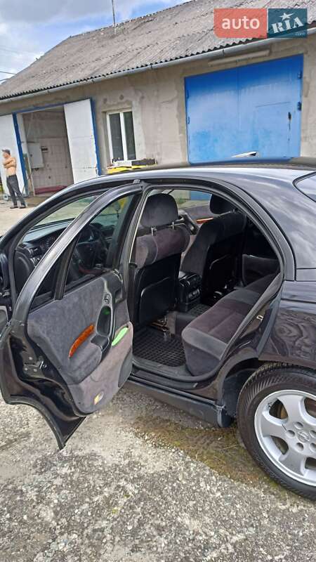 Седан Opel Omega 1999 в Новому Розділі