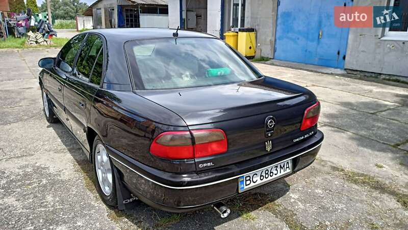 Седан Opel Omega 1999 в Новому Розділі