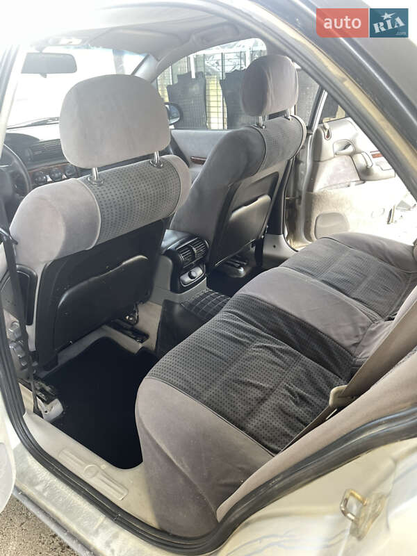 Седан Opel Omega 1999 в Косове