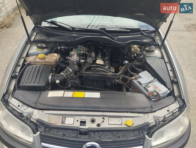 Седан Opel Omega 1995 в Запорожье