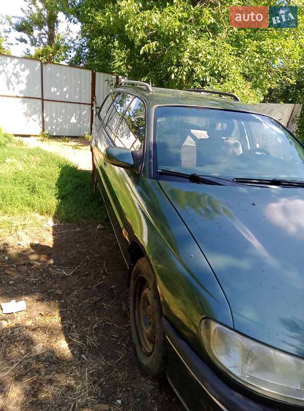 Универсал Opel Omega 1995 в Гайсине