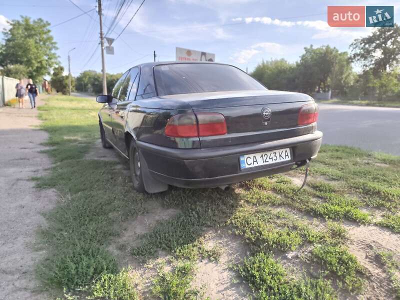 Седан Opel Omega 1996 в Черкассах