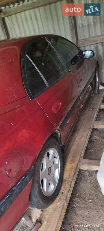 Седан Opel Omega 1996 в Корце