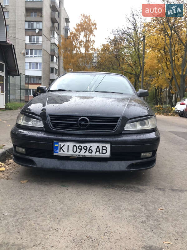 Седан Opel Omega 2003 в Львове