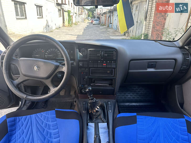Седан Opel Omega 1987 в Дніпрі