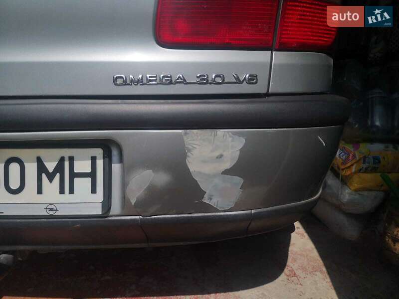 Седан Opel Omega 1994 в Харькове