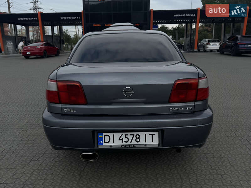 Седан Opel Omega 2001 в Полтаве