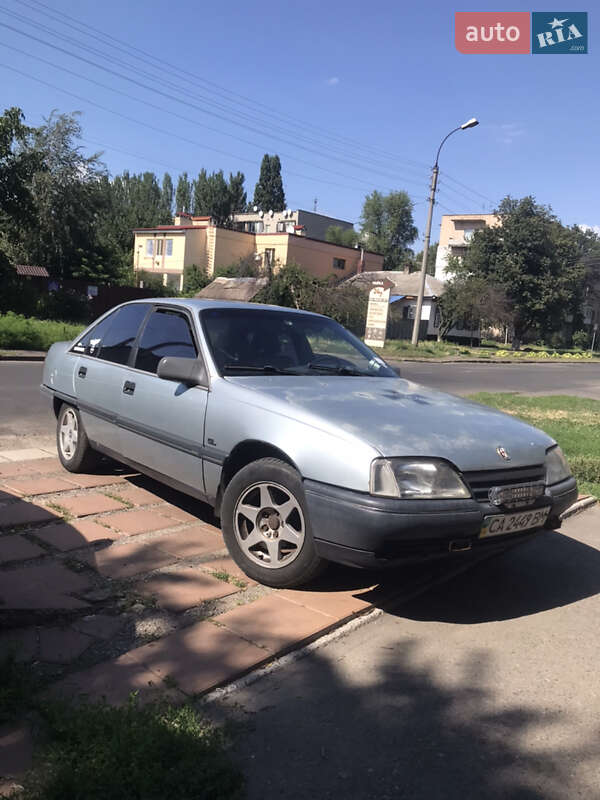 Седан Opel Omega 1988 в Черкассах