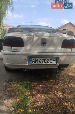 Седан Opel Omega 1999 в Знаменке