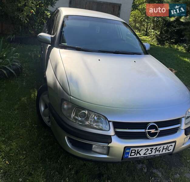 Седан Opel Omega 1998 в Дубні