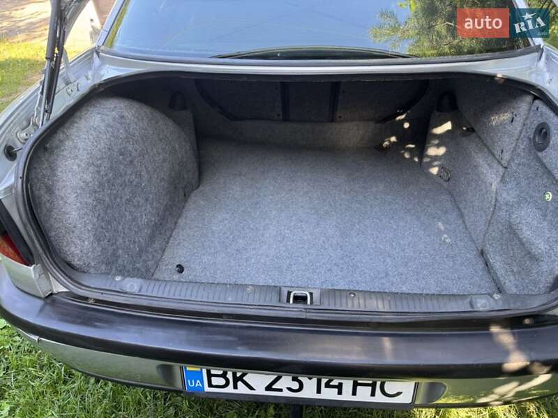 Седан Opel Omega 1998 в Дубні