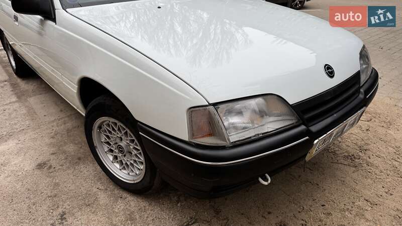 Седан Opel Omega 1988 в Одессе