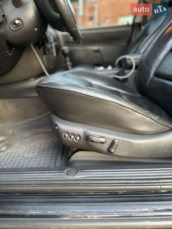 Универсал Opel Omega 2002 в Кривом Роге