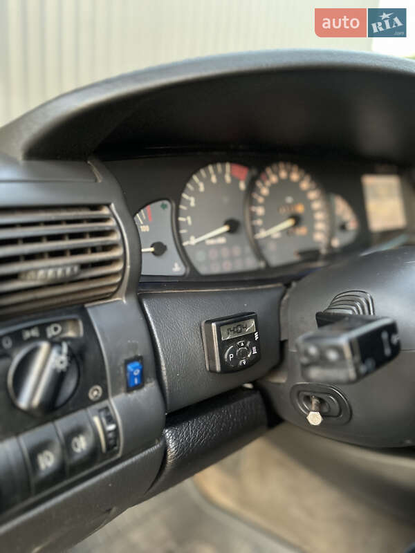 Универсал Opel Omega 2002 в Кривом Роге
