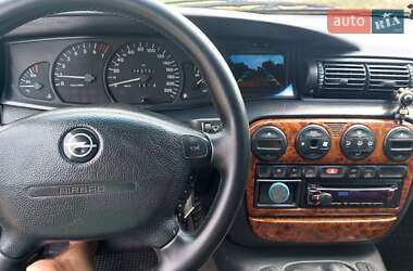 Седан Opel Omega 1998 в 