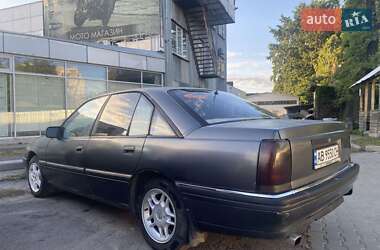 Седан Opel Omega 1992 в Виннице
