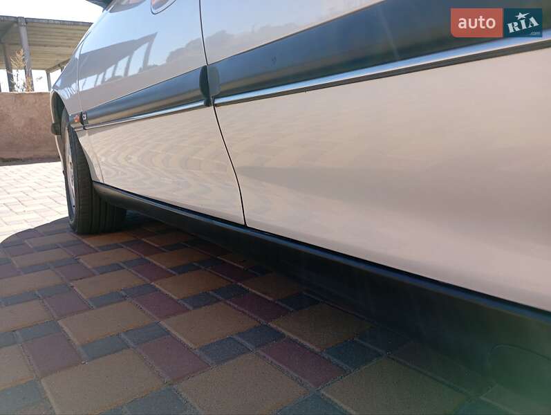 Седан Opel Omega 1998 в Гайсину