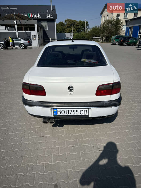 Седан Opel Omega 1994 в Бучаче