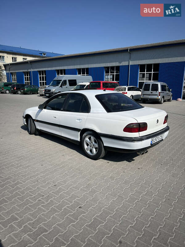 Седан Opel Omega 1994 в Бучаче