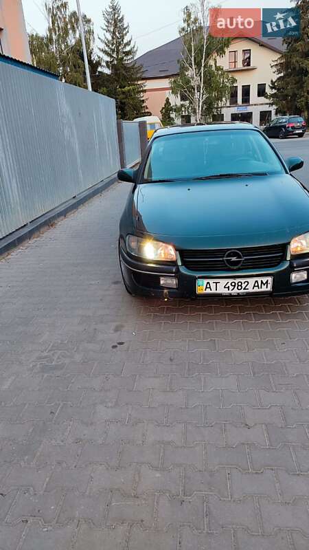 Седан Opel Omega 1996 в Ивано-Франковске