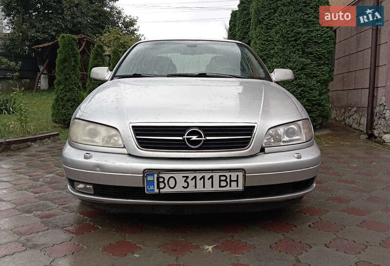 Седан Opel Omega 2003 в Волочиске