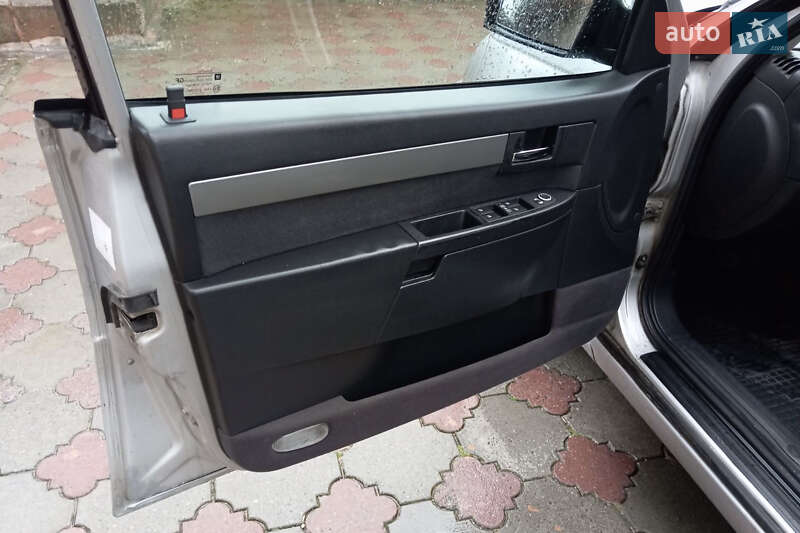Седан Opel Omega 2003 в Волочиске