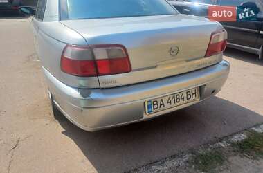Седан Opel Omega 2000 в 