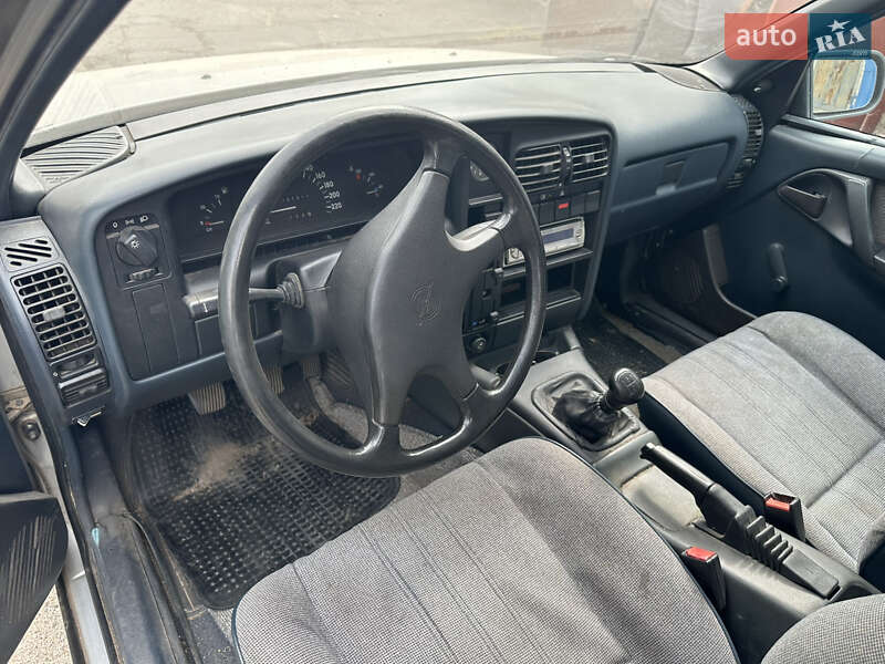 Седан Opel Omega 1987 в Запорожье