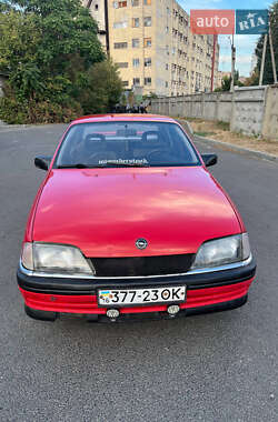 Седан Opel Omega 1992 в Одессе