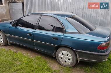 Седан Opel Omega 1994 в Монастыриске