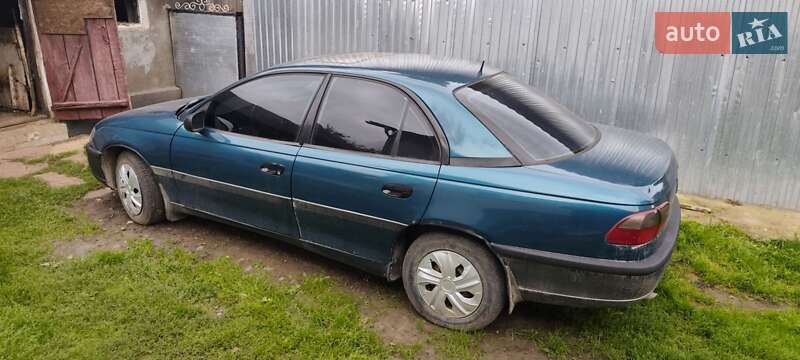 Седан Opel Omega 1994 в Монастыриске
