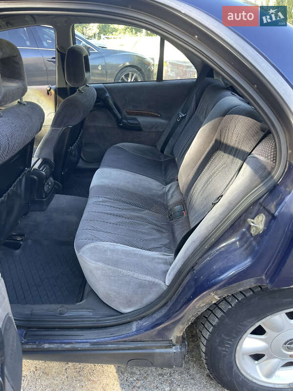 Седан Opel Omega 1995 в Василькові