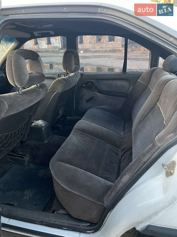 Седан Opel Omega 1989 в Николаеве фото 5 Седан Opel Omega 1989 в Николаеве