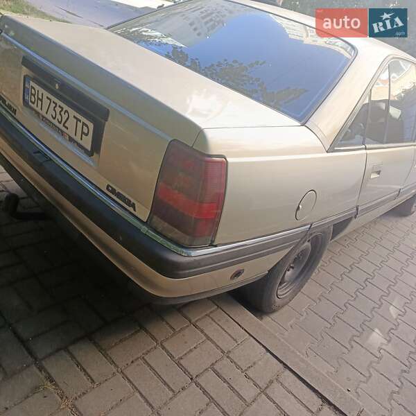 Седан Opel Omega 1991 в Одессе