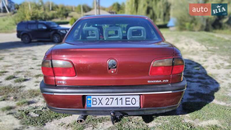 Седан Opel Omega 1996 в Городку